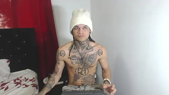 hot man05 online show from February 28, 9:33 pm