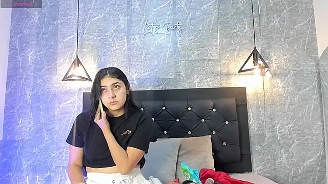 Snapshot of emberhodson chatting on September 19, 11:00 am emberhodson online show from September 19, 11:00 am