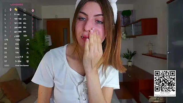 ErlinaBuoy online show from November 20, 7:19 am