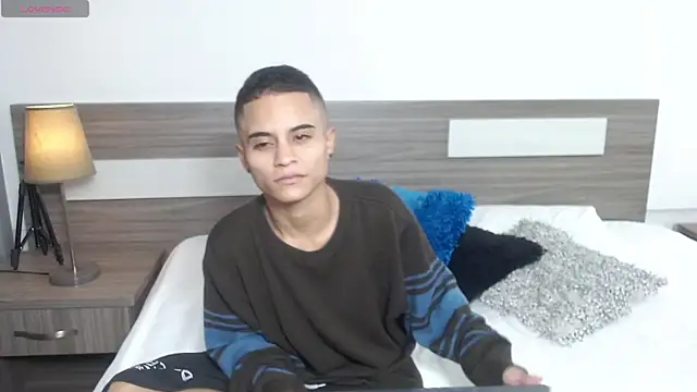 Liiamthompson online show from November 8, 10:48 am