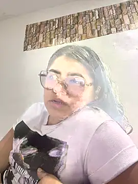 Snapshot of viccky_vick chatting on February 5, 6:26 pm viccky vick online show from February 5, 6:26 pm