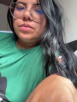 Snapshot of viccky_vick chatting on February 10, 1:55 pm viccky vick online show from February 10, 1:55 pm