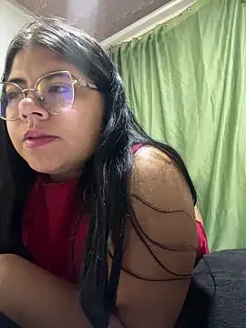 Snapshot of viccky_vick chatting on February 17, 4:53 am viccky vick online show from February 17, 4:53 am