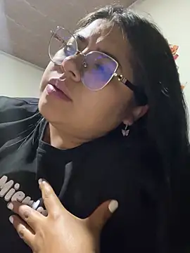 Snapshot of viccky_vick chatting on February 19, 12:35 am viccky vick online show from February 19, 12:35 am