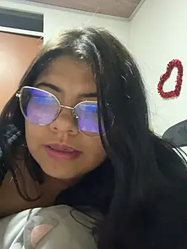 Snapshot of viccky_vick chatting on February 22, 9:37 pm viccky vick online show from February 22, 9:37 pm