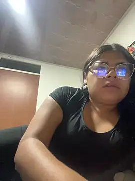 Snapshot of viccky_vick chatting on February 24, 12:20 am viccky vick online show from February 24, 12:20 am