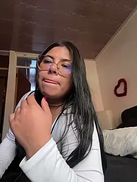 Snapshot of viccky_vick chatting on March 4, 3:37 pm viccky vick online show from March 4, 3:37 pm