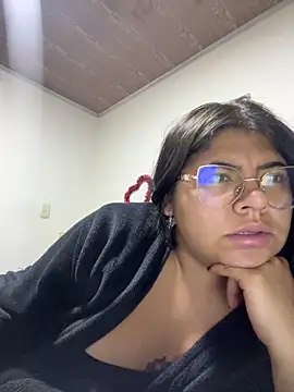 Snapshot of viccky_vick chatting on March 6, 11:36 am viccky vick online show from March 6, 11:36 am