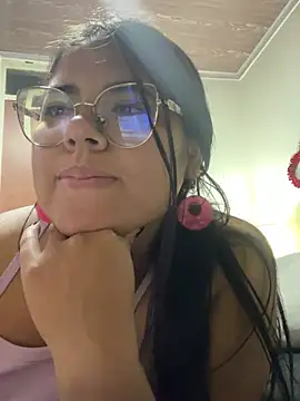 Snapshot of viccky_vick chatting on March 12, 2:09 am viccky vick online show from March 12, 2:09 am