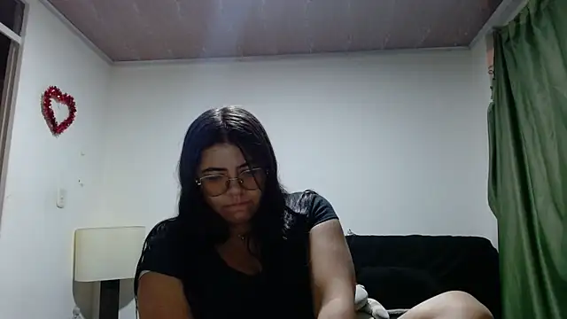 Snapshot of viccky_vick chatting on October 19, 3:18 am viccky vick online show from October 19, 3:18 am