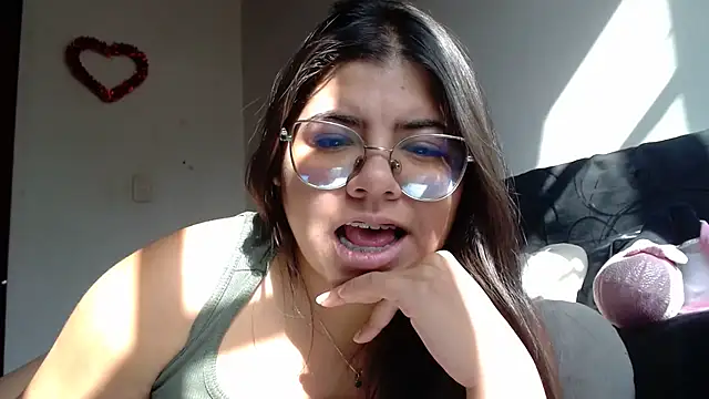 Snapshot of viccky_vick chatting on October 23, 8:40 pm viccky vick online show from October 23, 8:40 pm