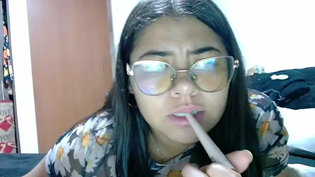 Snapshot of viccky_vick chatting on January 8, 1:19 am viccky vick online show from January 8, 1:19 am