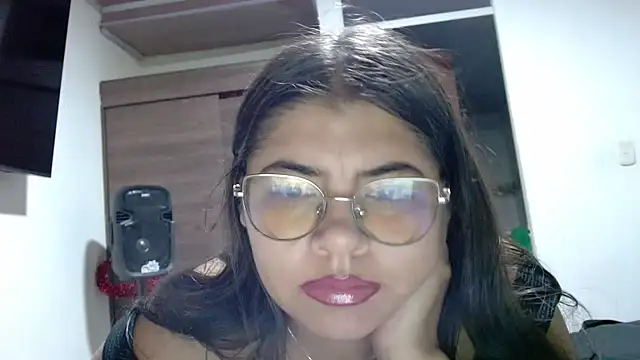 Snapshot of viccky_vick chatting on January 9, 2:25 am viccky vick online show from January 9, 2:25 am