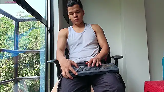 Snapshot of Dwayne_Brown chatting on October 4, 1:53 pm Dwayne Brown online show from October 4, 1:53 pm