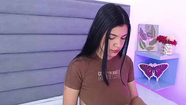 Snapshot of JenniferHost chatting on February 27, 1:28 pm JenniferHost online show from February 27, 1:28 pm