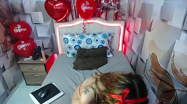 nicolee millerr online show from February 14, 4:31 pm