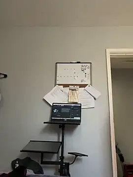 cruz815 online show from April 1, 3:42 pm