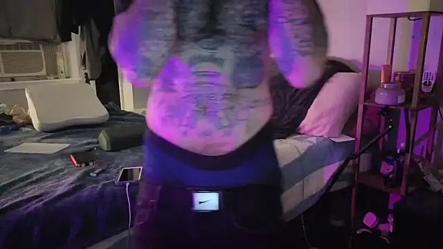 cruz815 online show from April 12, 1:32 am