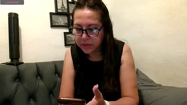 MirandaLatinaLovely online show from May 27, 5:54 pm
