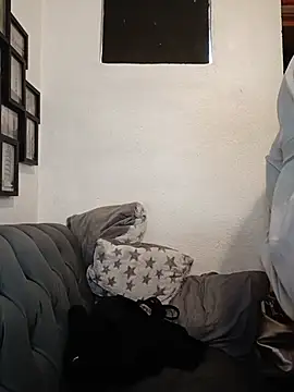 MirandaLatinaLovely online show from July 2, 4:46 pm