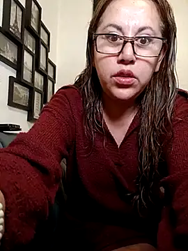 MirandaLatinaLovely online show from July 8, 4:44 pm