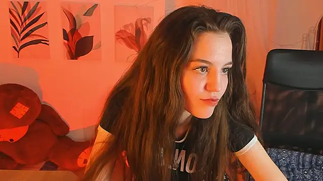 Snapshot of MilaStoyne chatting on February 23, 8:33 pm MilaStoyne online show from February 23, 8:33 pm