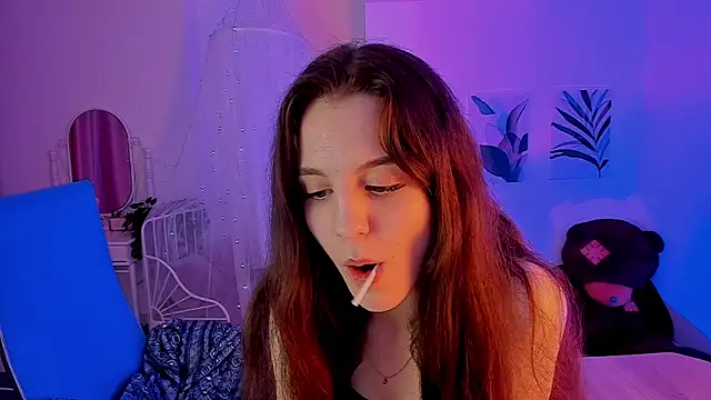 Snapshot of MilaStoyne chatting on March 4, 12:33 pm MilaStoyne online show from March 4, 12:33 pm