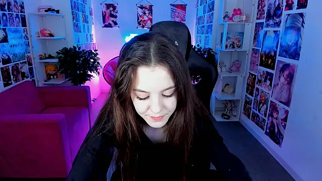 Snapshot of MilaStoyne chatting on March 14, 8:53 am MilaStoyne online show from March 14, 8:53 am