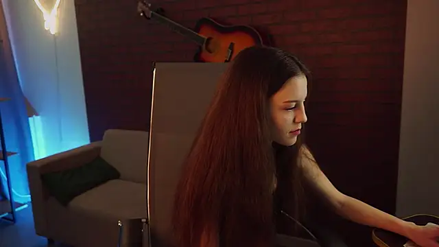 Snapshot of MilaStoyne chatting on March 18, 5:31 am MilaStoyne online show from March 18, 5:31 am