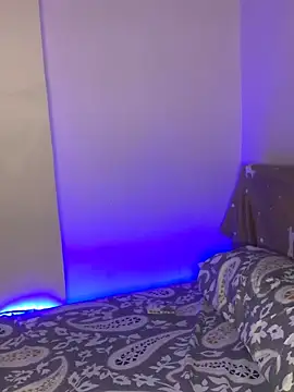 Snapshot of Shamss chatting on February 9, 12:19 pm Shamss online show from February 9, 12:19 pm