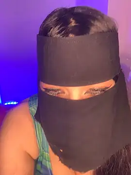 Snapshot of Shamss chatting on February 15, 11:17 am Shamss online show from February 15, 11:17 am