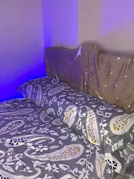 Snapshot of Shamss chatting on February 22, 9:23 am Shamss online show from February 22, 9:23 am