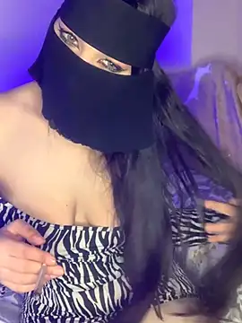 Snapshot of Shamss chatting on February 22, 12:51 pm Shamss online show from February 22, 12:51 pm