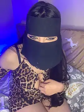 Snapshot of Shamss chatting on February 28, 1:14 pm Shamss online show from February 28, 1:14 pm