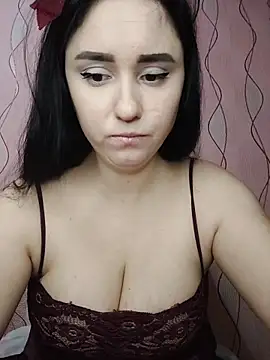 AddieAdams online show from April 7, 8:26 am