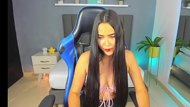 alessia leroy online show from February 5, 9:07 pm