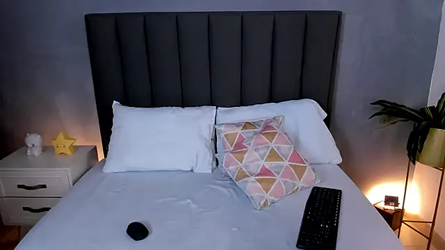 alessia leroy online show from March 3, 10:31 pm