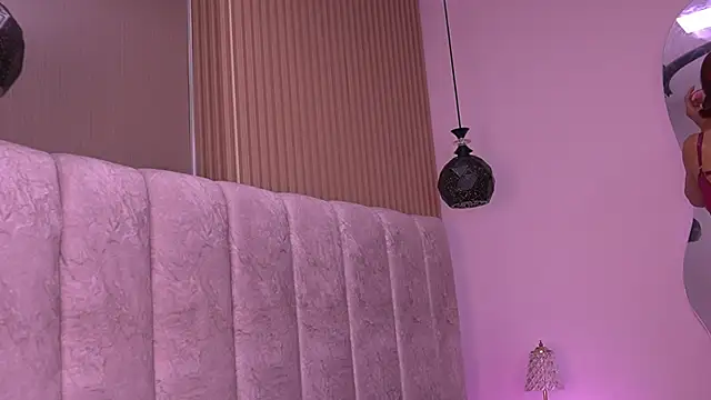 Snapshot of sara_lopee1 chatting on July 3, 12:00 pm sara lopee1 online show from July 3, 12:00 pm