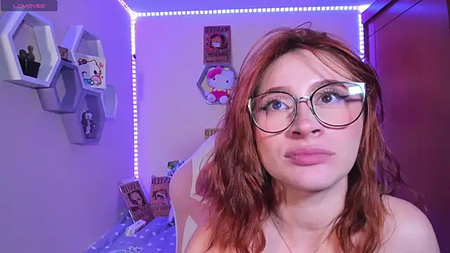 chloe rockss  online show from March 1, 6:46 am