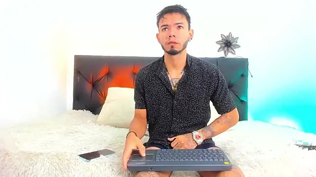 Snapshot of Niick01_ chatting on March 12, 11:53 am Niick01 online show from March 12, 11:53 am