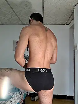 Snapshot of Niick01_ chatting on October 16, 3:46 pm Niick01 online show from October 16, 3:46 pm