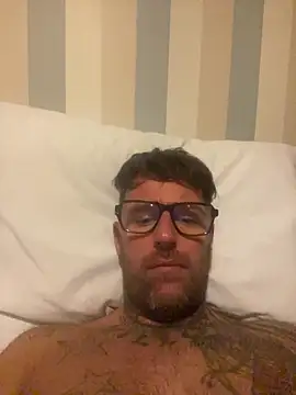 Snapshot of Jamesdeanmcqueen chatting on November 3, 6:31 pm Jamesdeanmcqueen online show from November 3, 6:31 pm