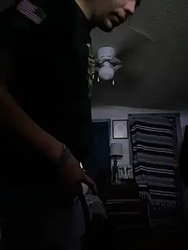 Snapshot of buckincowboy chatting on February 1, 12:05 pm buckincowboy online show from February 1, 12:05 pm