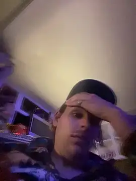 Snapshot of buckincowboy chatting on February 12, 10:26 pm buckincowboy online show from February 12, 10:26 pm