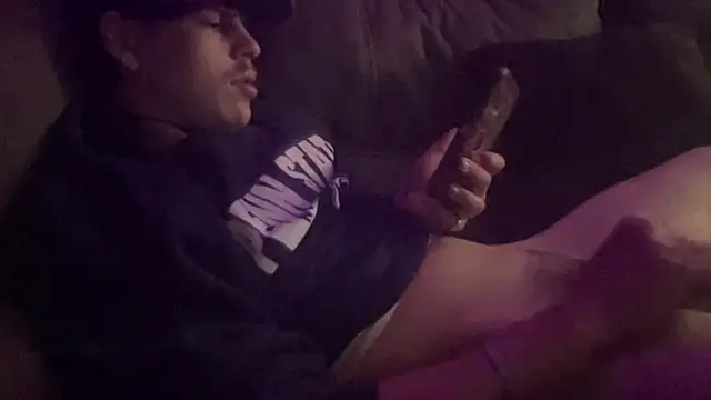 Snapshot of buckincowboy chatting on March 3, 2:04 am buckincowboy online show from March 3, 2:04 am