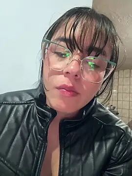 Snapshot of megan_cl chatting on March 12, 2:09 am megan cl online show from March 12, 2:09 am