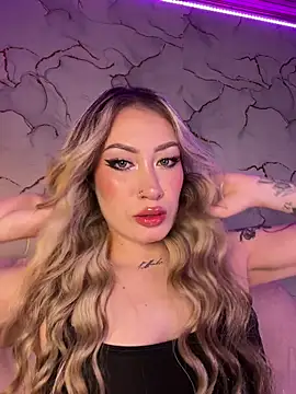 Lally Valencia   online show from February 16, 8:43 am