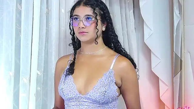 Snapshot of GinevraCarusso chatting on September 8, 4:17 pm GinevraCarusso online show from September 8, 4:17 pm