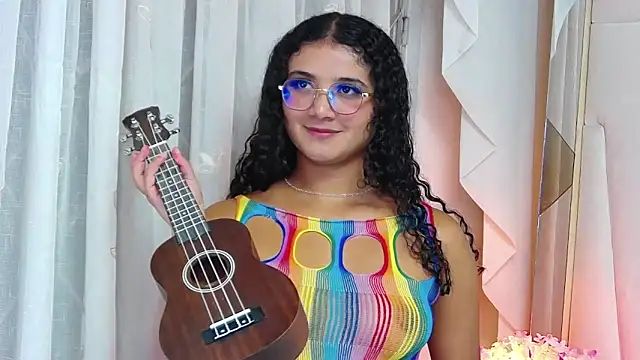 Snapshot of GinevraCarusso chatting on September 27, 7:08 pm GinevraCarusso online show from September 27, 7:08 pm