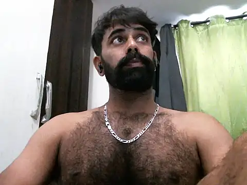 Snapshot of indianhairybull chatting on February 5, 4:48 am indianhairybull online show from February 5, 4:48 am